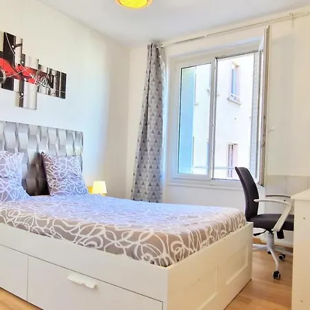 Appartement Superbe Proche De Toutes Commodités. *