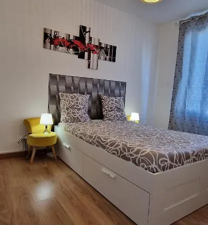 Appartement Superbe Proche De Toutes Commodités. *